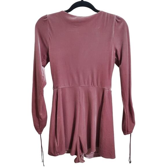 Urban Outfitters Goldmine Velvet Pink Romper Soft Girl Coquette Pastel Goth S - Picture 11 of 13